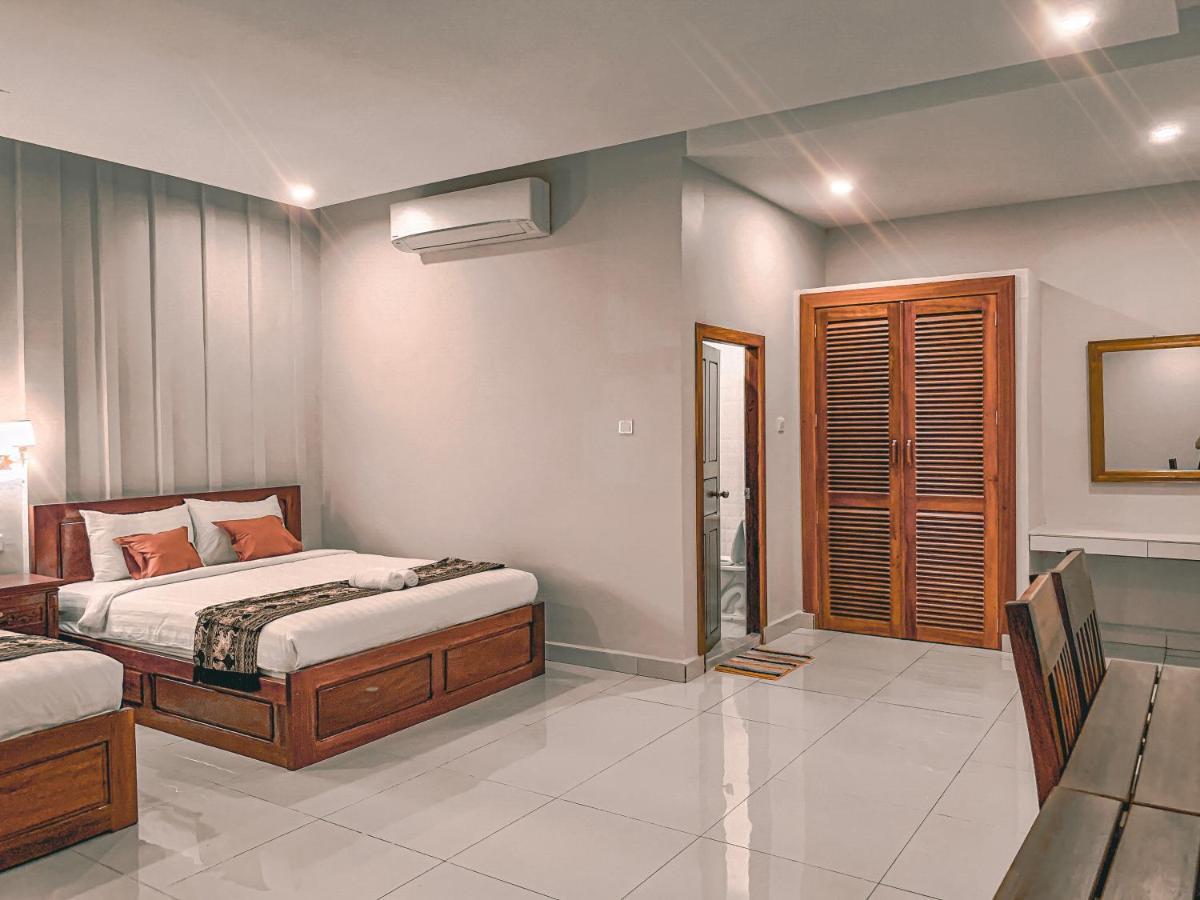 Hotel Montagne Regency Kampot Exterior foto